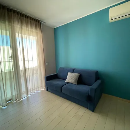 Azzurro 로세토데글리아브루찌